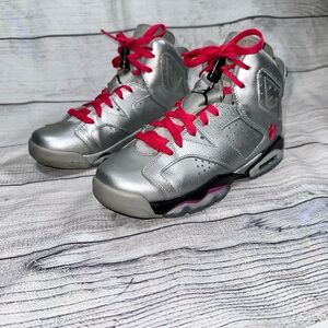 Air Jordan 6 Retro Valentine’s Day Pristine- Very Clean size 6.5 women’s / 5 Y